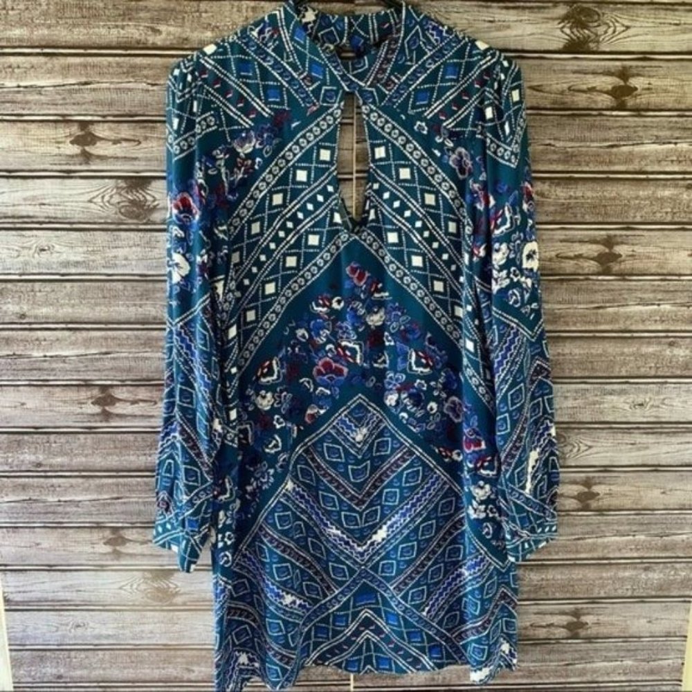 Express Floral/Geometric Long-Sleeved Dress Size M